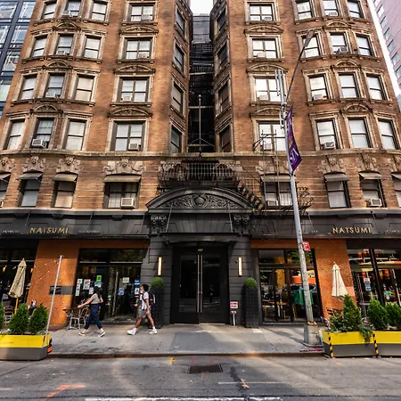 Square Hotel At Times Square-3